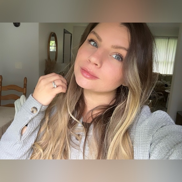 Meet your Posher, Shannon - Picture 2 of 3